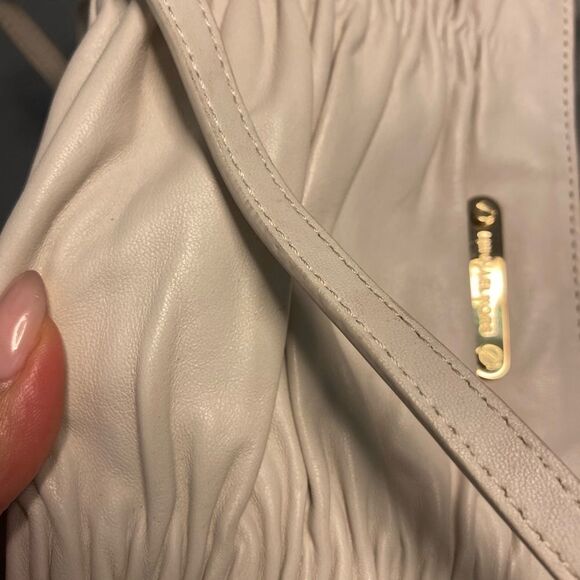Michael Kors small purse - Picture 3 of 10